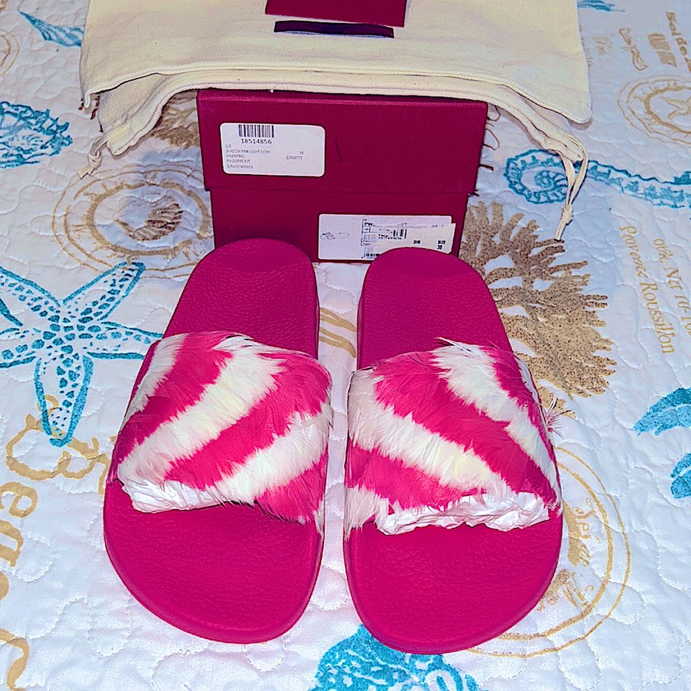 NWT VALENTINO GARAVANI PINK DUCK Feather Slides Willing to trade for Rockstuds